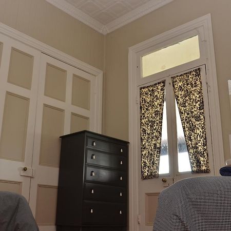 Royal Gatton Hotel Bagian luar foto