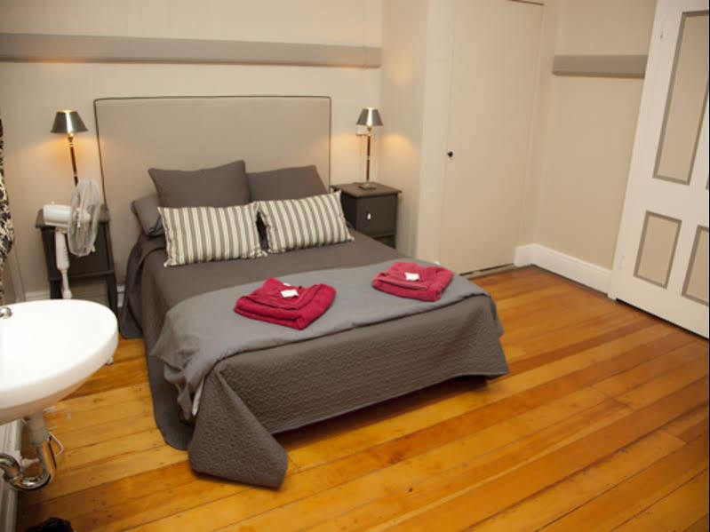 Royal Gatton Hotel Bagian luar foto